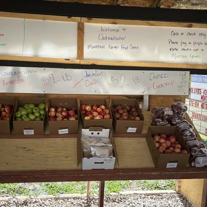 Cadwallader's Orchards fresh fruit